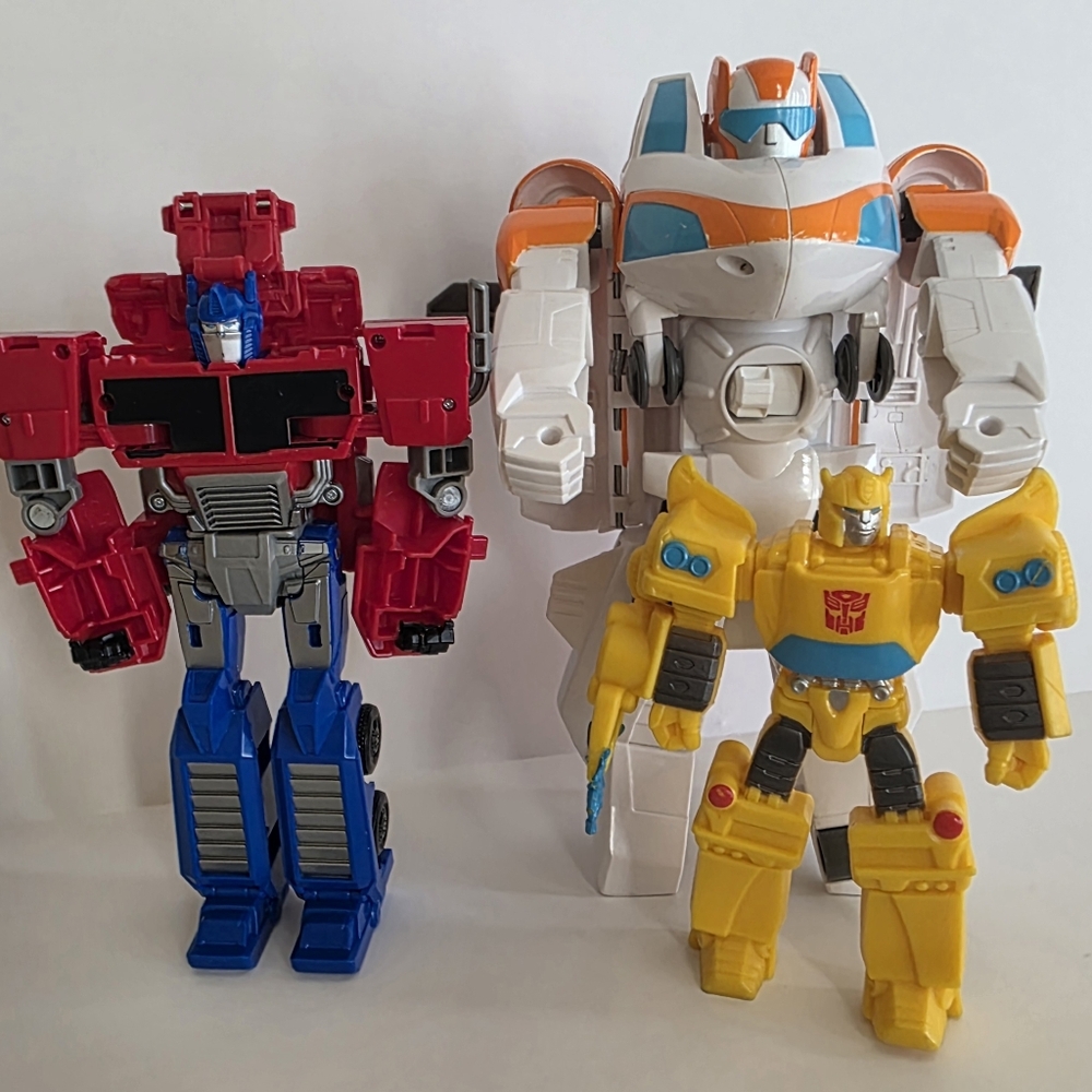Transformer BumbleBee And Optimus Prime Playskool Blades Action Figures